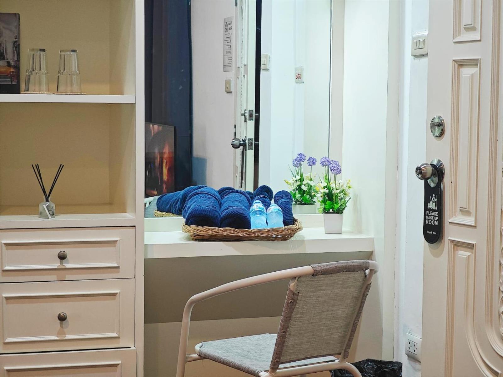 Homey Stay And Cafe By Hematoa Bangkok Ngoại thất bức ảnh